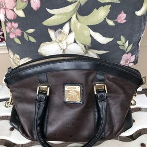 HCL Leathergoods hand bag